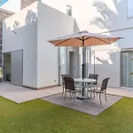 Vila Playa Del Duque, By Paramount Holidays Costa Adeje (Tenerife)